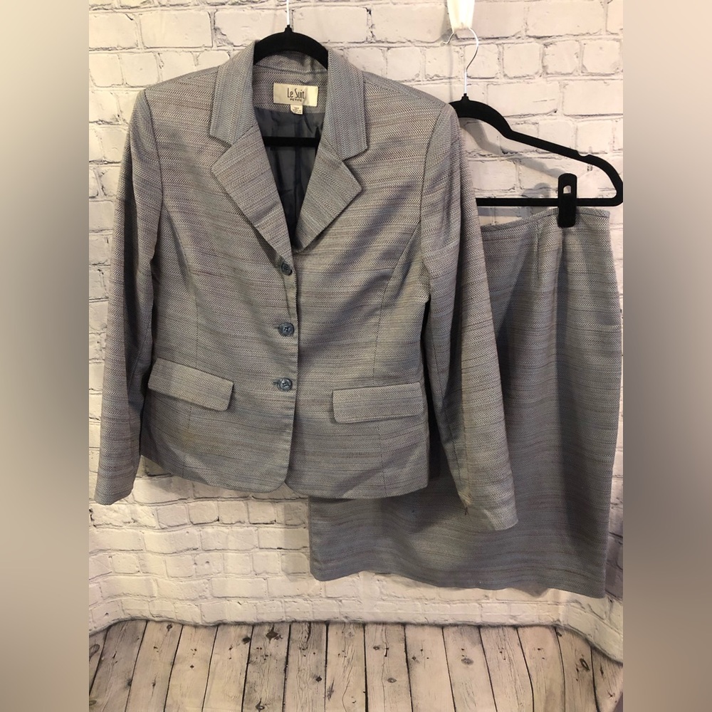 Le Suit Gray Skirt Set